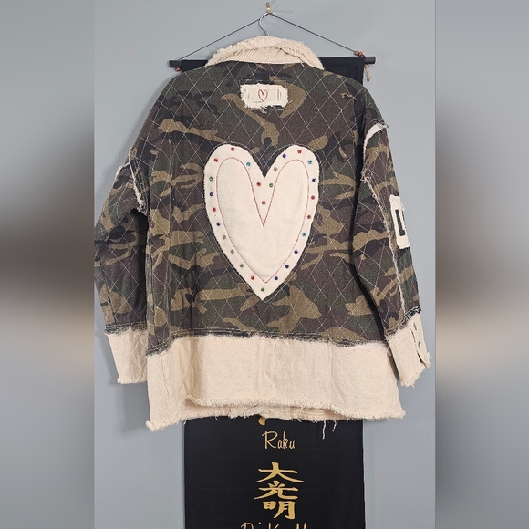 New POL Camo Jacket with Patchwork and Crystal Heart Details Size Large - Picture 8 of 10